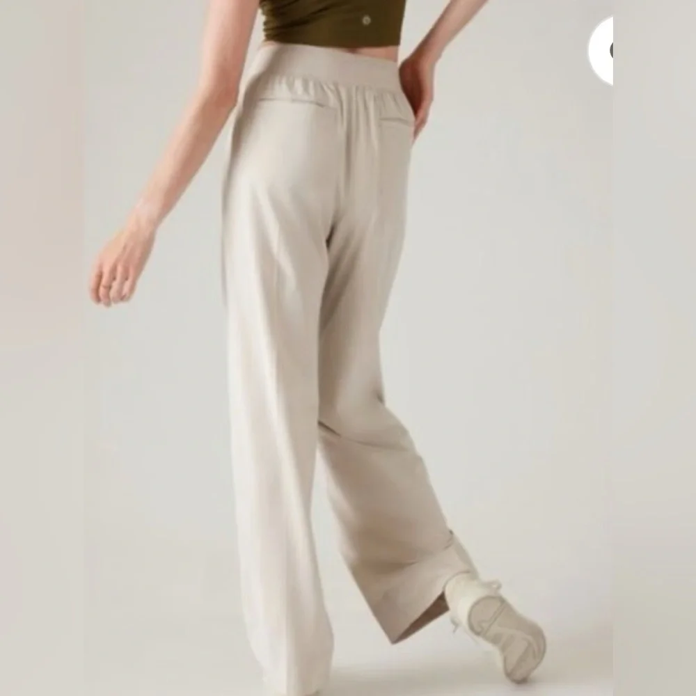 ATHLETA LIGHT BEIGE PANTS
